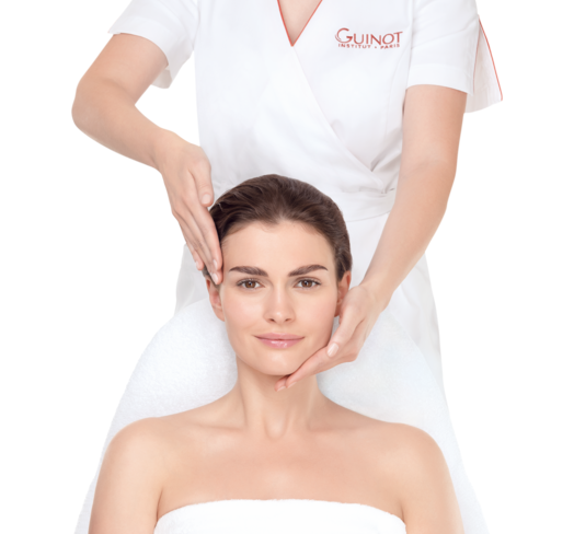 Guinot Hydradermie Behandlung zeigt wiede beiden Elektroden über das Gesicht geführt werden