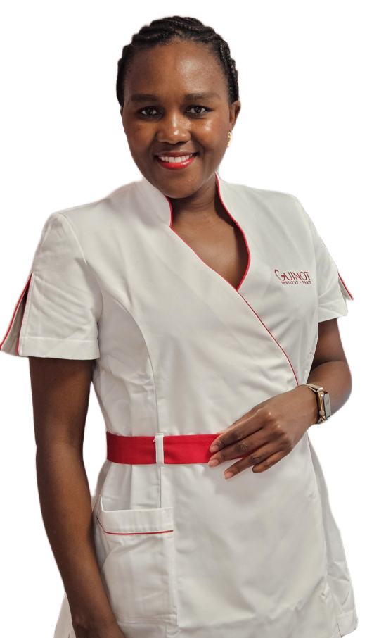 Portia Portia Jelwana-Schmidt steht und präsentiert ein Produkt zur Hautpflege